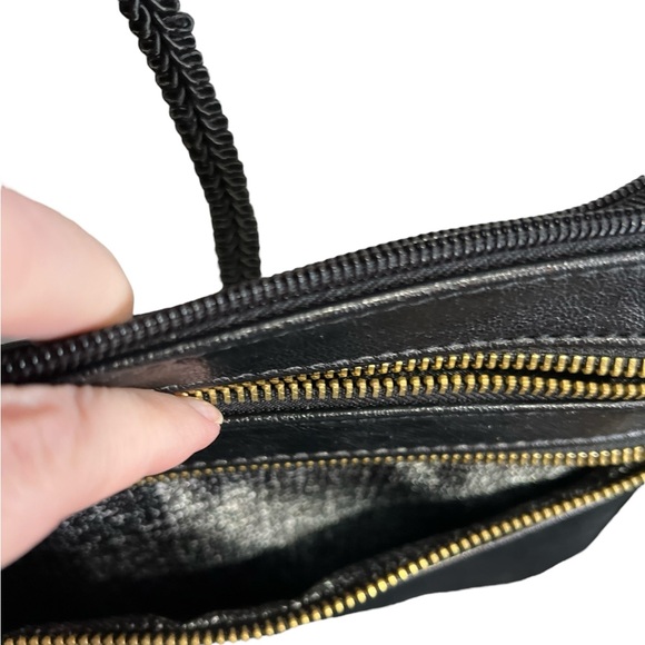 Black Faux Leather Crossbody Purse with many pockets - Picture 5 of 7